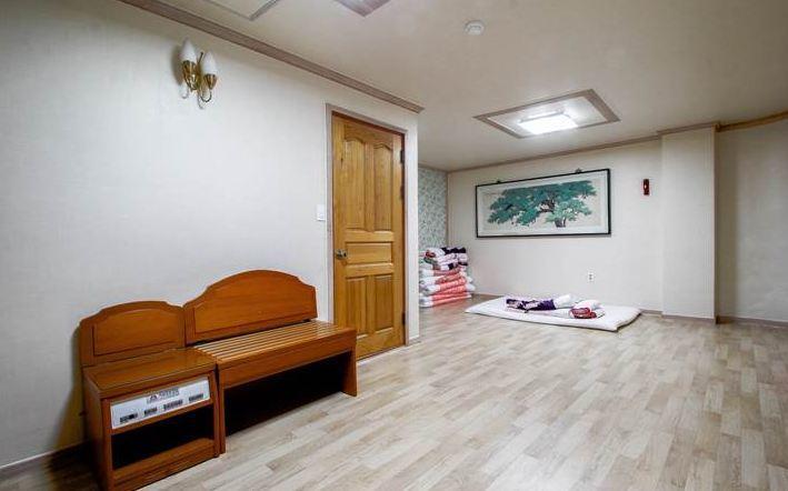 Geoje Tourist Hotel エクステリア 写真