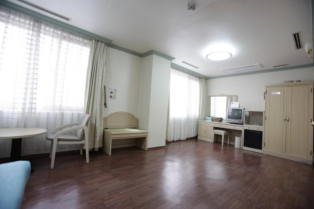 Geoje Tourist Hotel エクステリア 写真