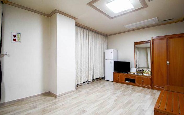 Geoje Tourist Hotel エクステリア 写真