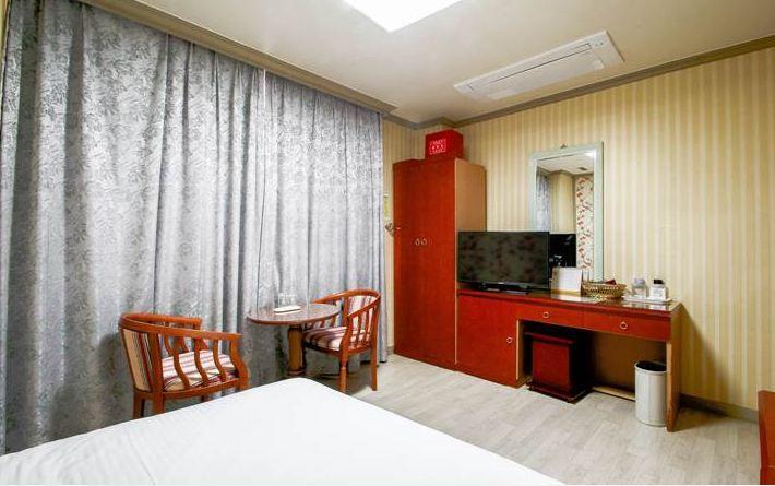 Geoje Tourist Hotel エクステリア 写真