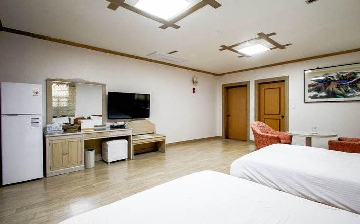 Geoje Tourist Hotel エクステリア 写真