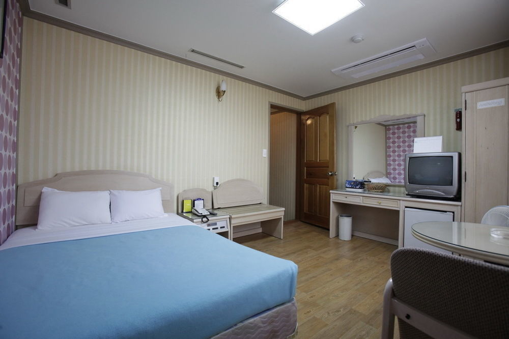 Geoje Tourist Hotel エクステリア 写真